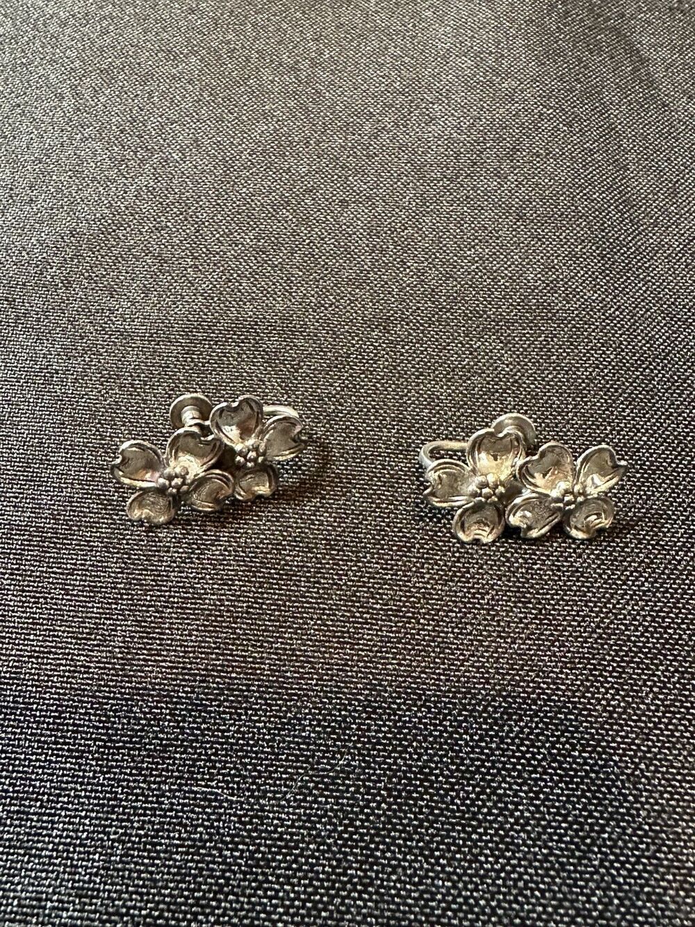 Vintage Beau Sterling DogWood Flower Earrings Screw Back